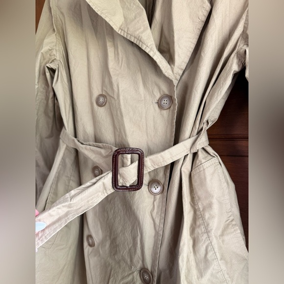 Vintage Saks Fifth Avenue Tan Trench Coat with Belted Waist - Picture 2 of 9